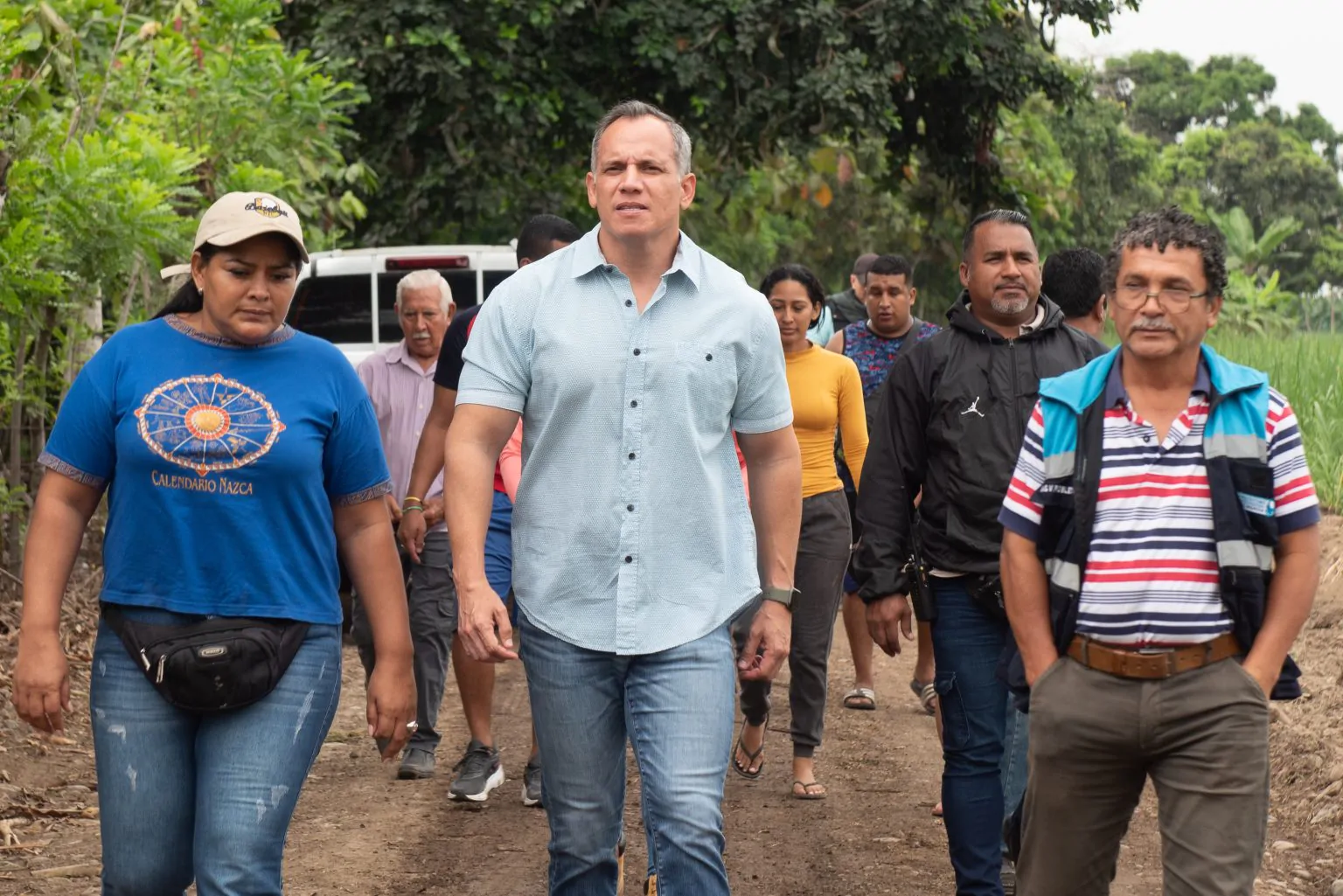 Prefectura del Guayas mejora vías en Zanja y construye muro contra el río Amarillo en Jujan